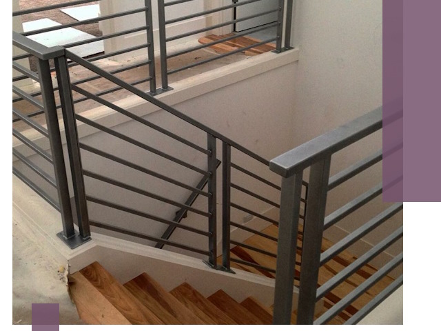 Изготовление поручней из металла и дерева в Тутаеве